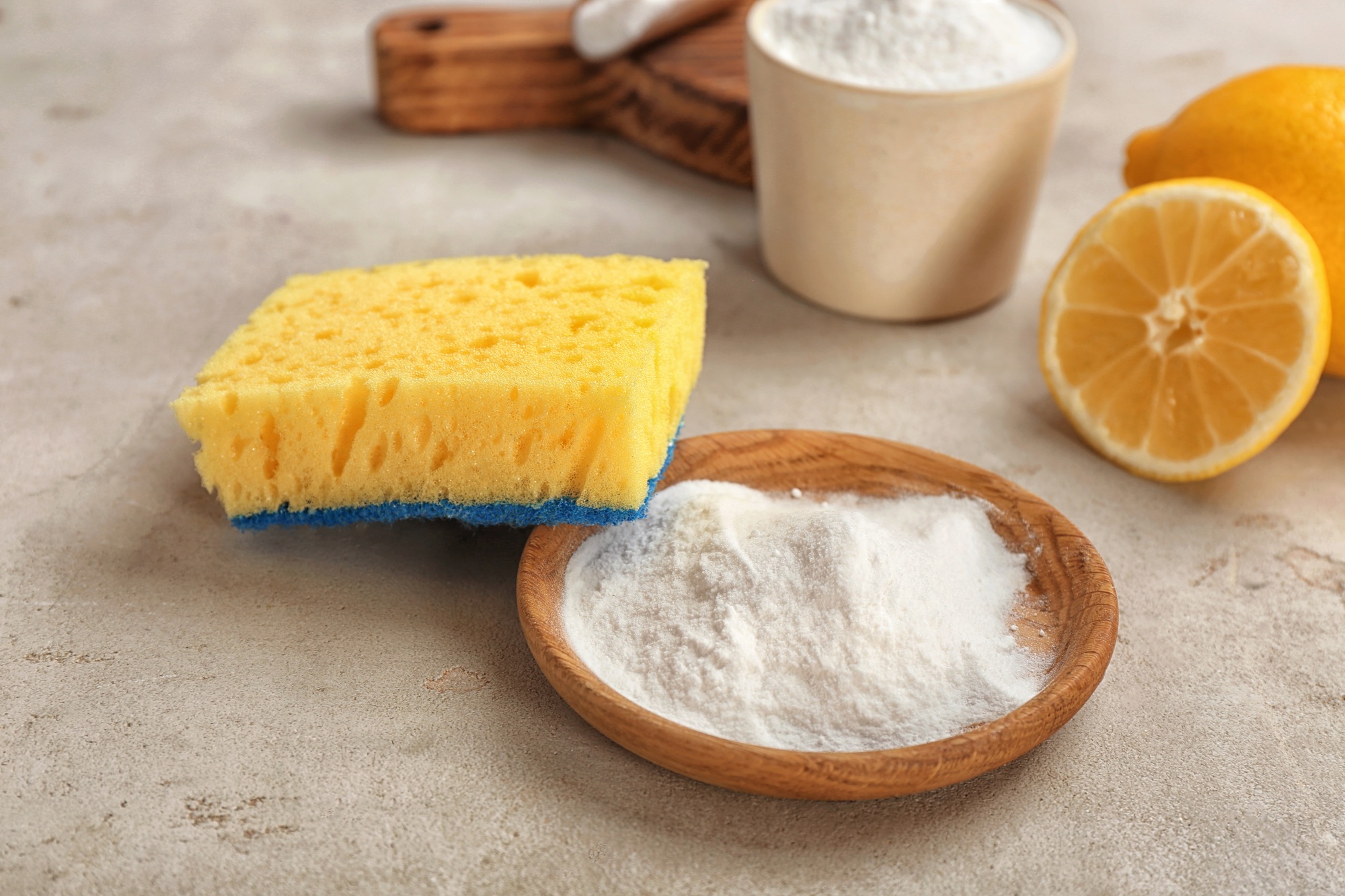 Natron-Paste auf eingebranntem Backblech